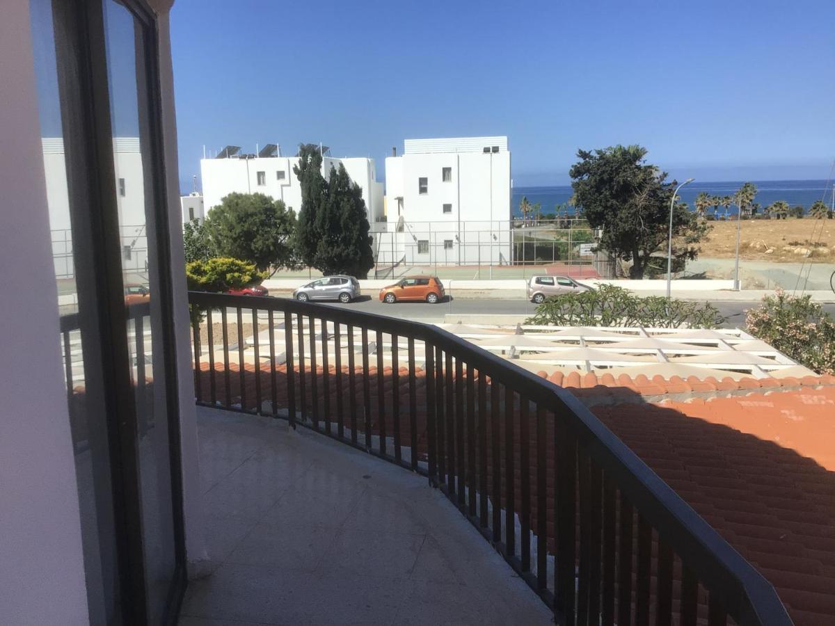 King Philips Apartment Paphos ภายนอก รูปภาพ