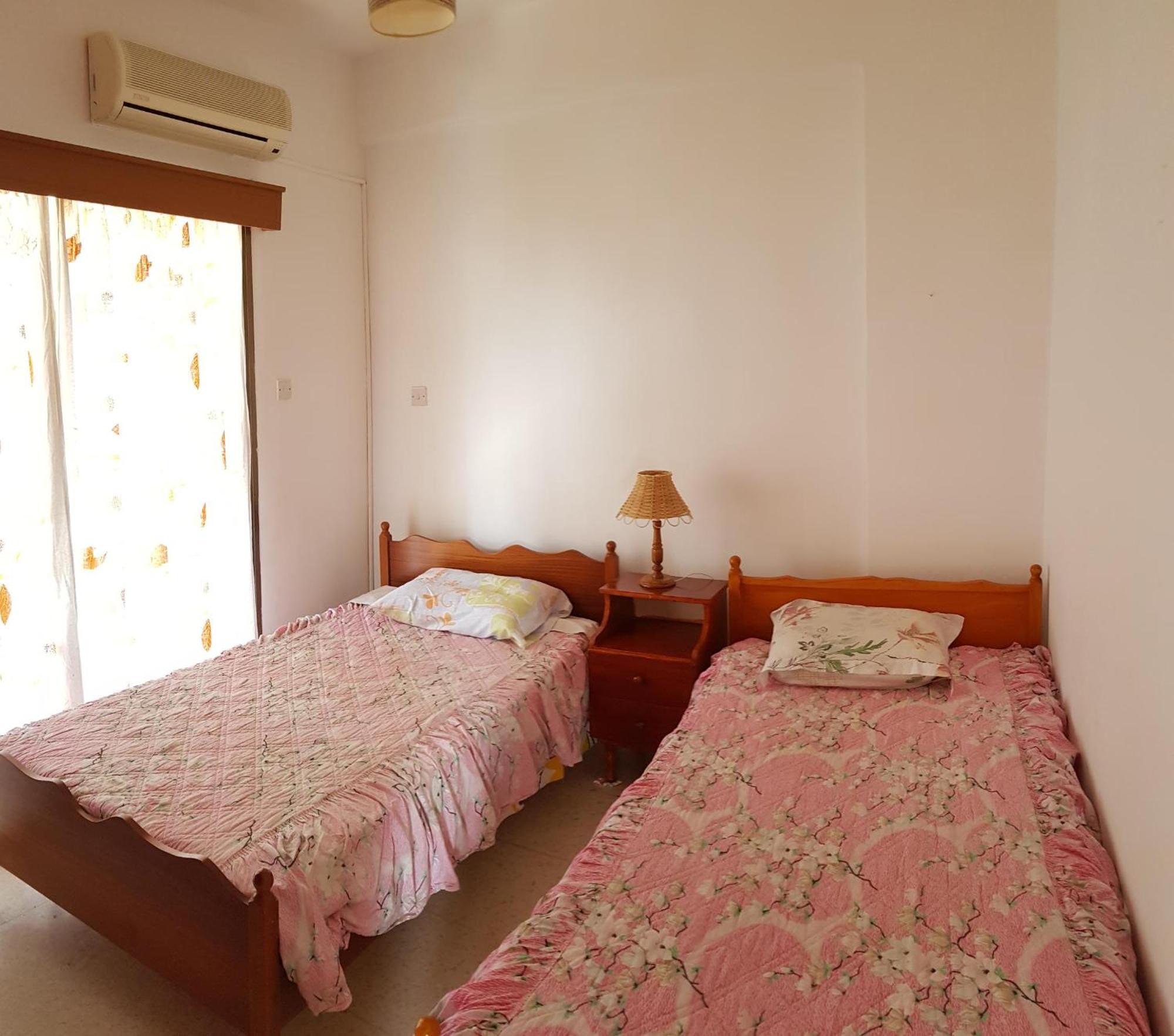 King Philips Apartment Paphos ภายนอก รูปภาพ