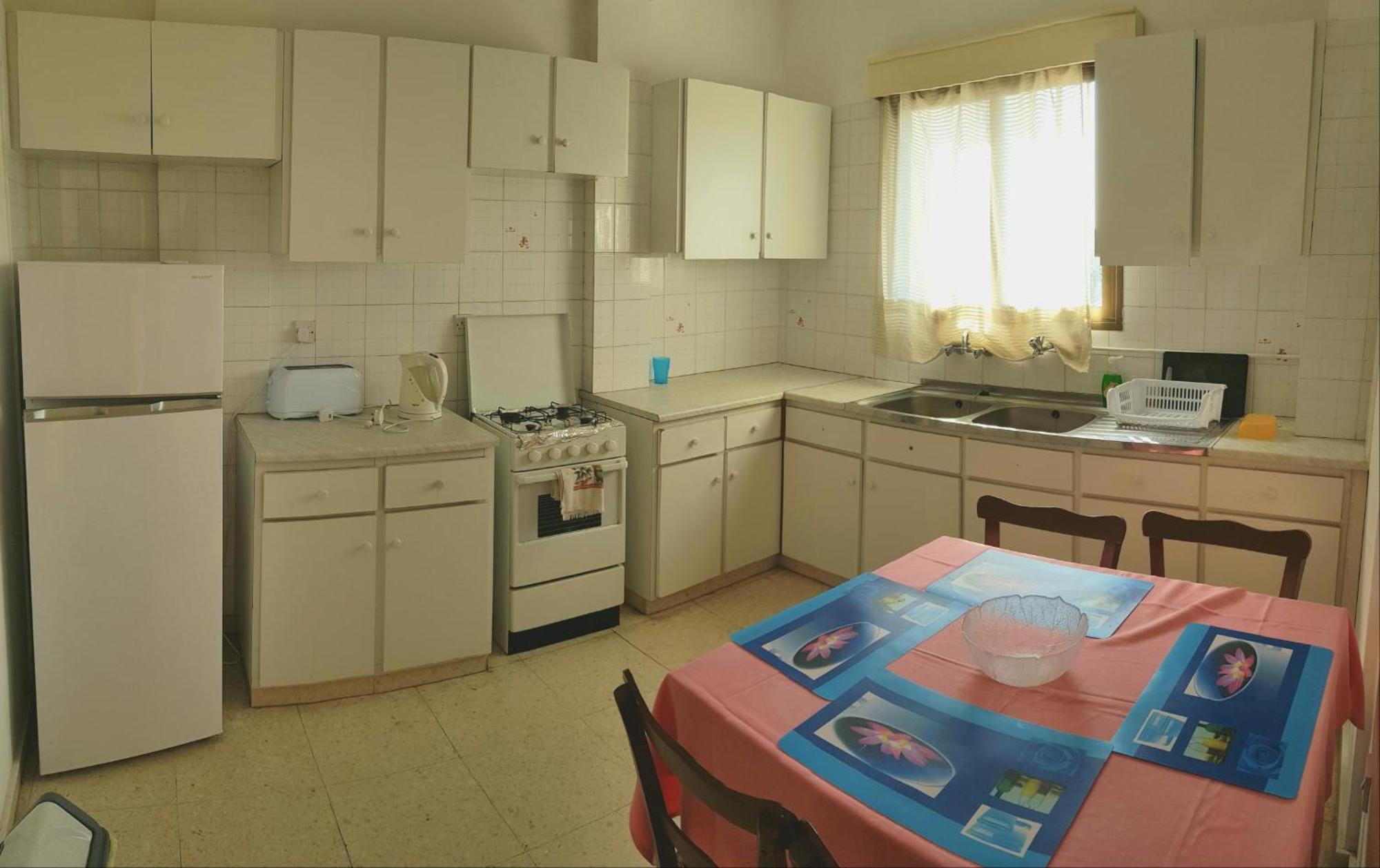 King Philips Apartment Paphos ภายนอก รูปภาพ