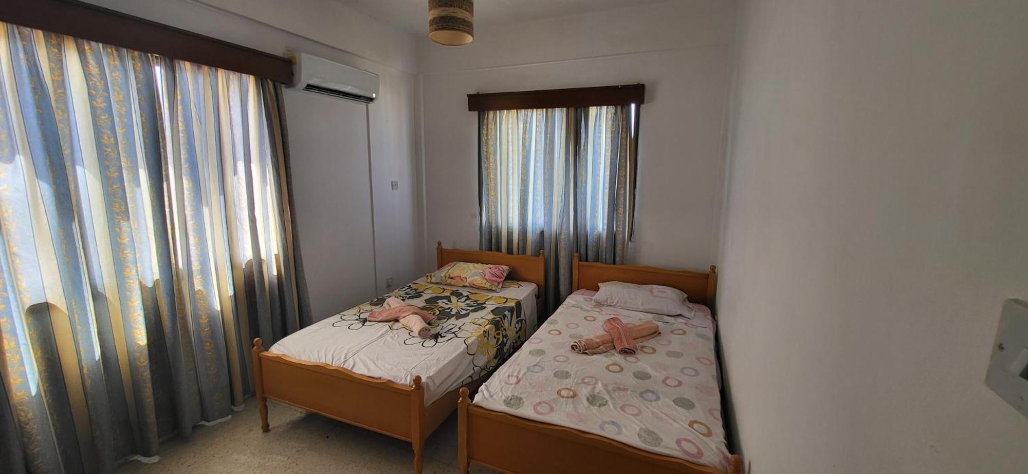 King Philips Apartment Paphos ภายนอก รูปภาพ